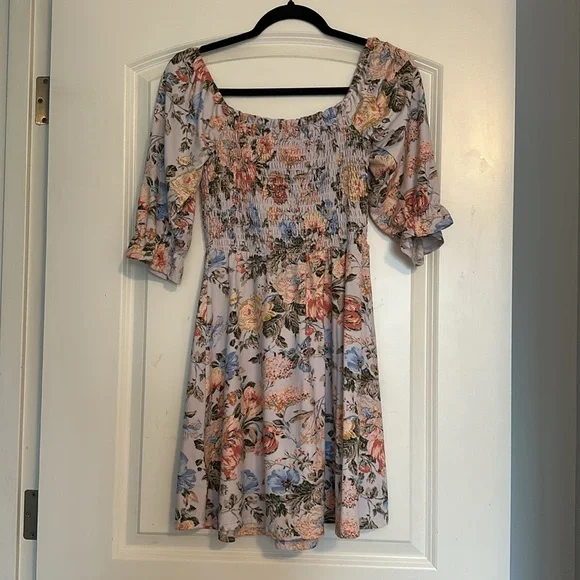 Wayf Smocked Floral Dress - Size XS - Picture 9 of 9